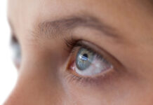 Advertising and writing about light therapy in the media: why are the eyes nearly always closed?